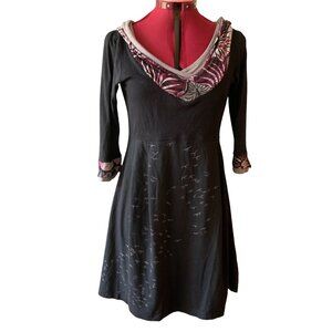 EVE LAVOIE - Black midi dress burgundy / grey details birds print- v-neck medium